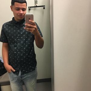 Meet your Posher, Gregory